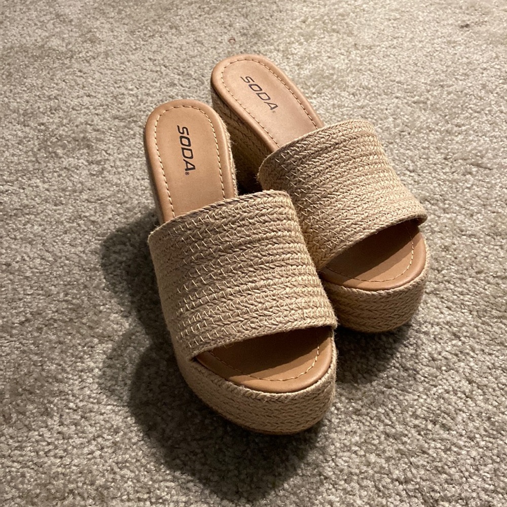Rattan platform sandals